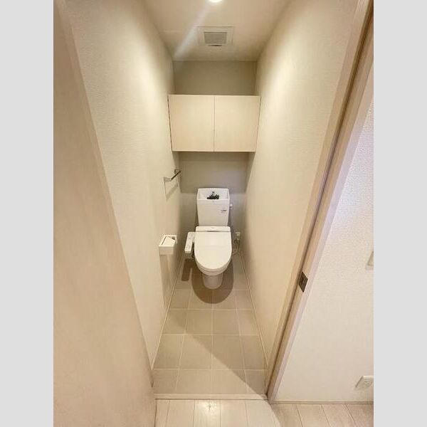 トイレ (トイレ)