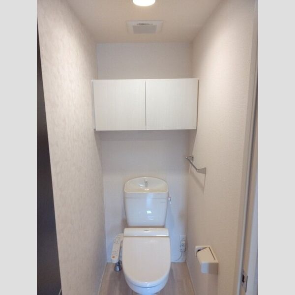 トイレ (温水洗浄暖房便座)