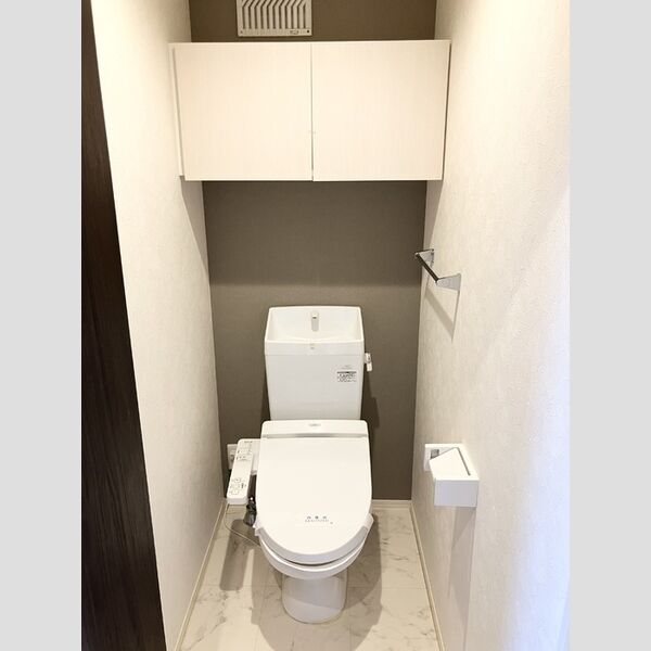 トイレ (温水洗浄暖房便座)