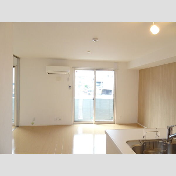 居室・リビング (エアコン付き南側LDK13.5帖)