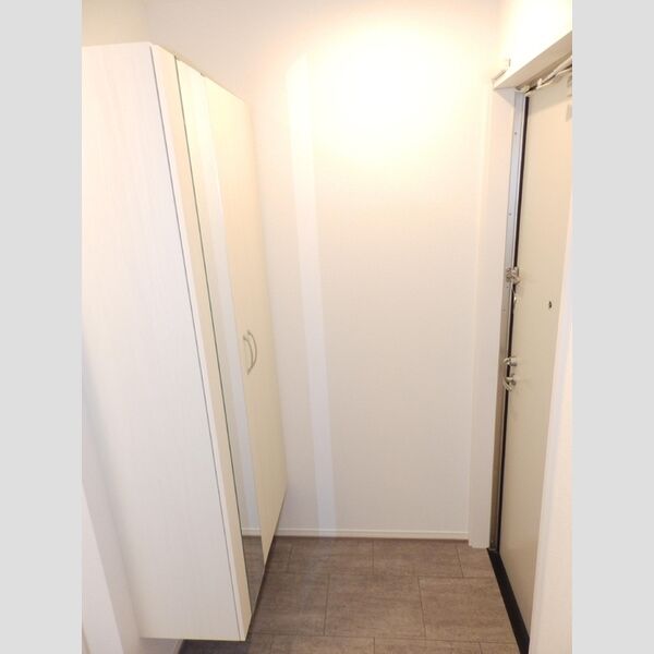 玄関 (シューズボックス付玄関)