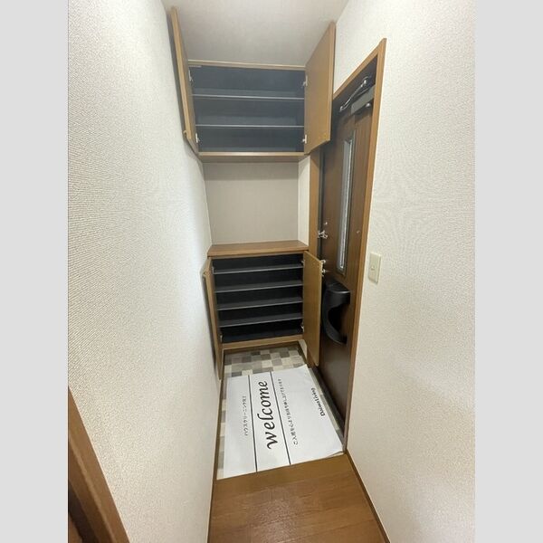 玄関 (シューズボックス)