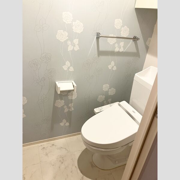 トイレ (温水洗浄暖房便座)