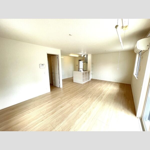 居室・リビング (LDK18帖)