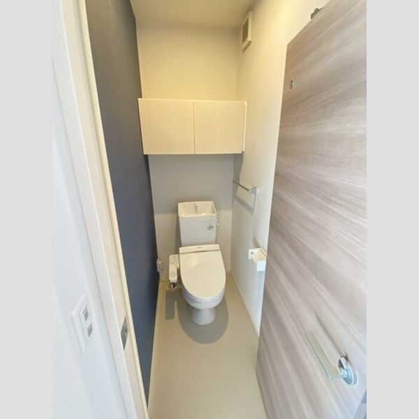 トイレ (トイレ)