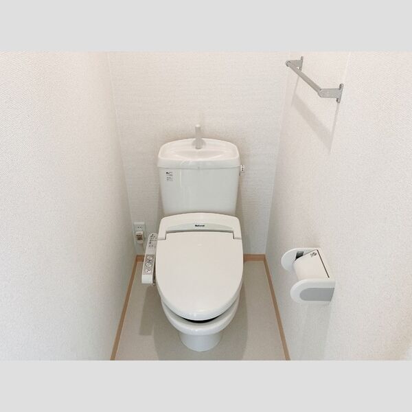 トイレ (トイレ)