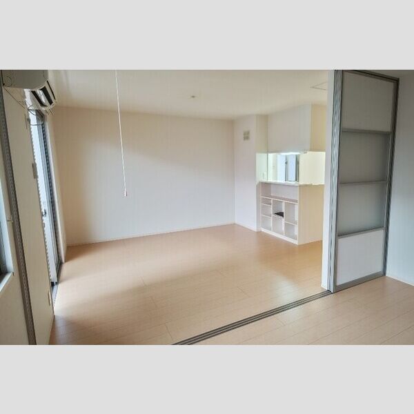 居室・リビング (エアコン付き南側LDK13帖)