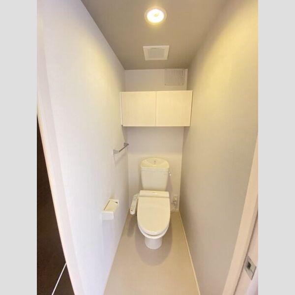 トイレ (トイレ)