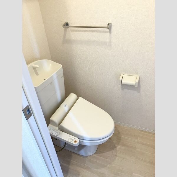 トイレ (温水洗浄暖房便座)