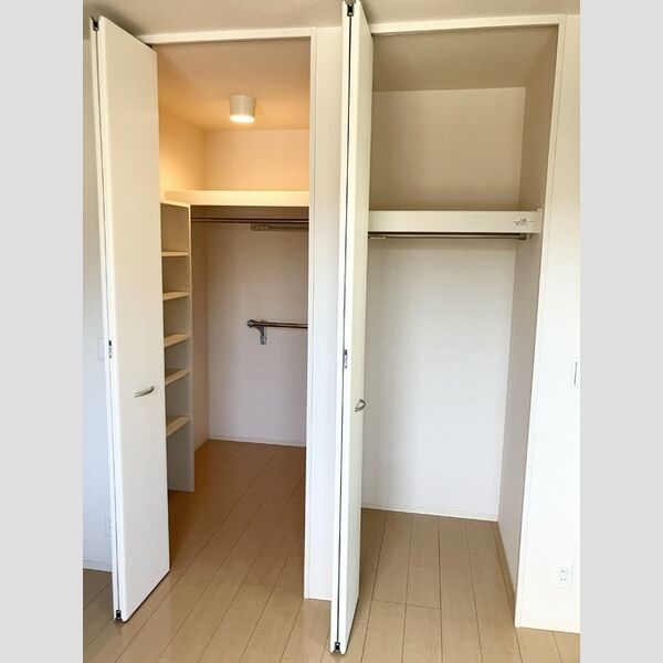 収納 (ウォークインクローゼット)