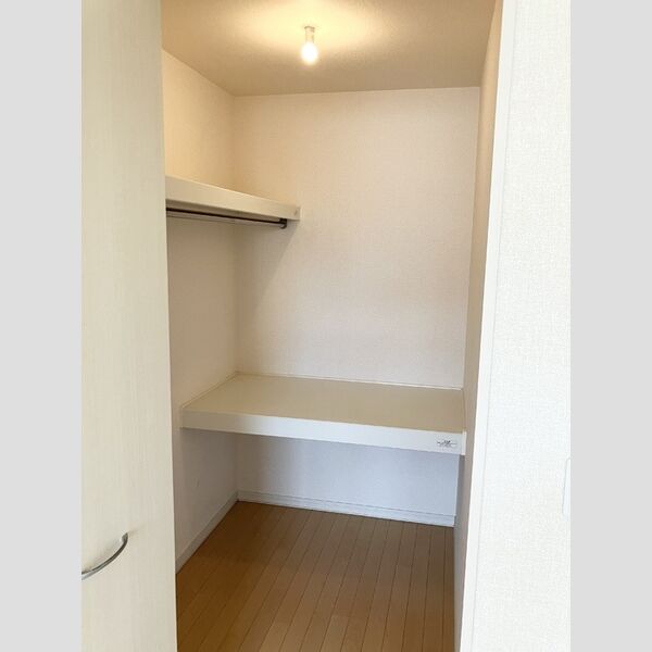 収納 (ウォークインクローゼット)