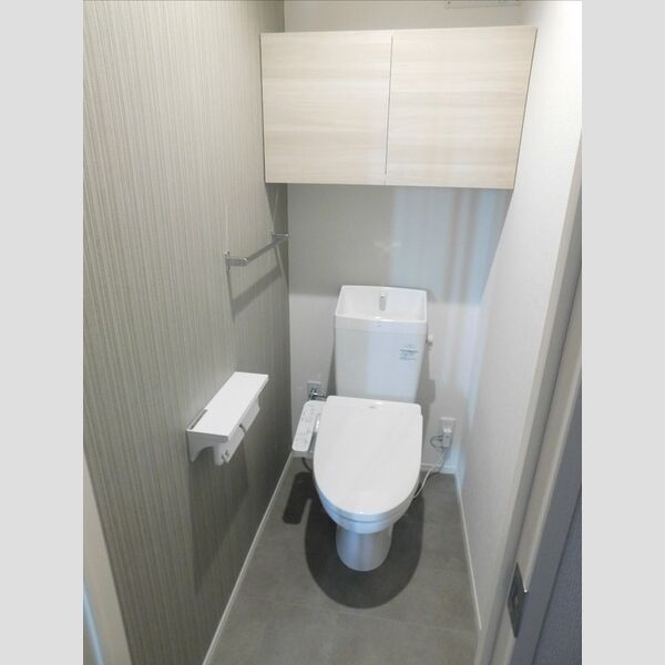 トイレ (トイレ)