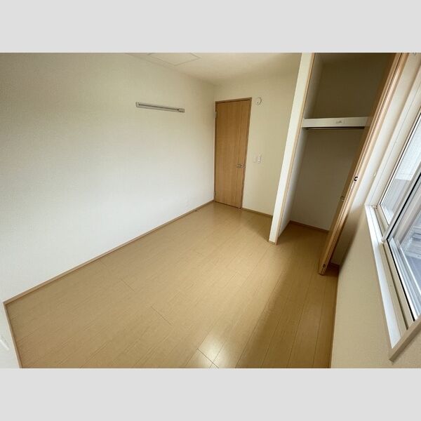 その他 (北東洋室5.5帖)