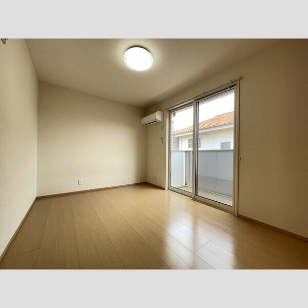 その他 (南東洋室6帖(エアコン付き))