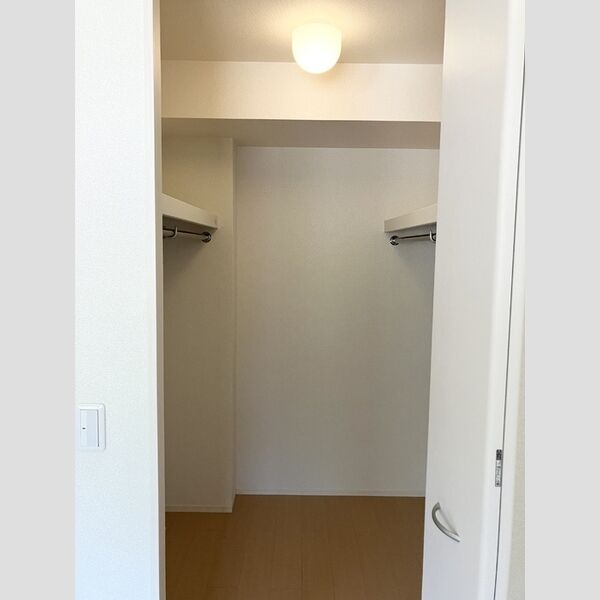 収納 (ウォークインクローゼット)