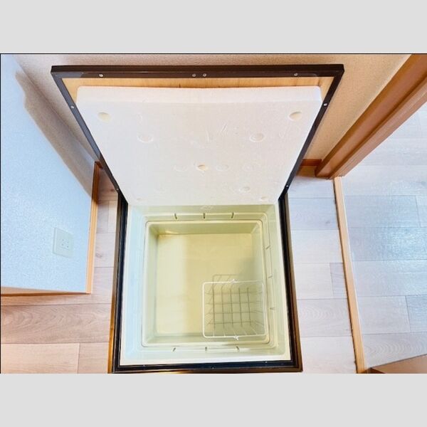 収納 (床下収納)