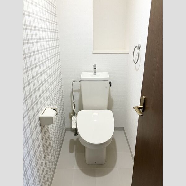 トイレ (温水洗浄暖房便座)