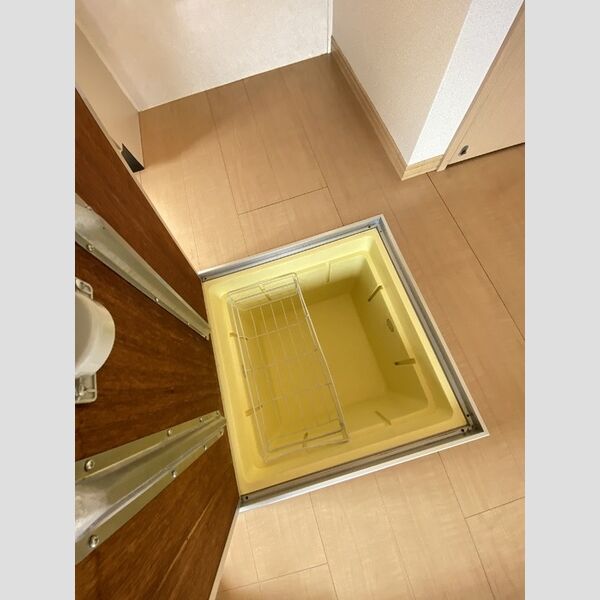 その他 (床下収納)