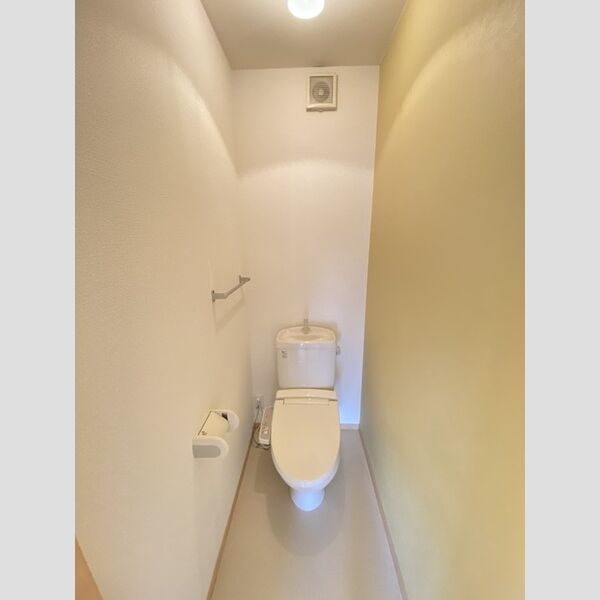 トイレ (トイレ)