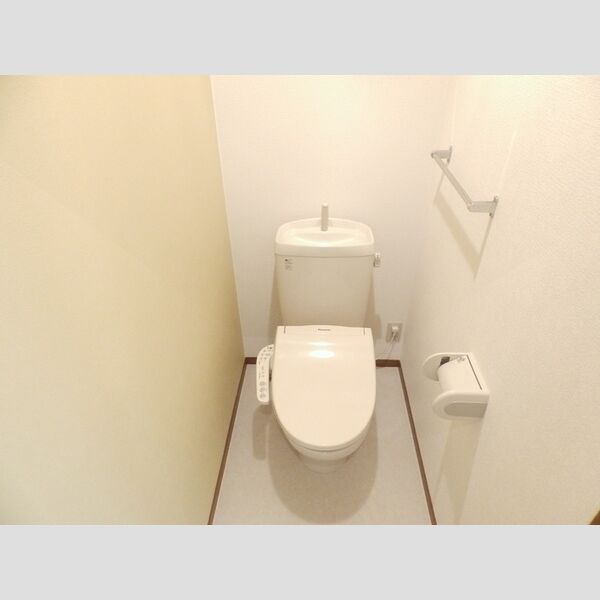 トイレ (トイレ)