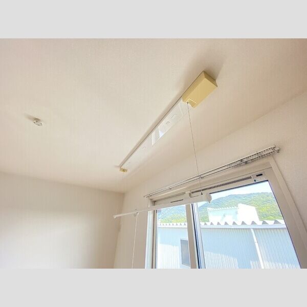 その他 (室内物干し)