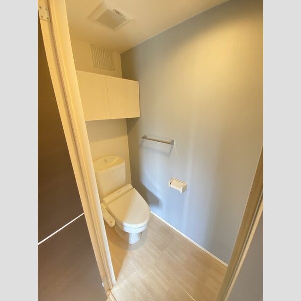 トイレ (トイレ)