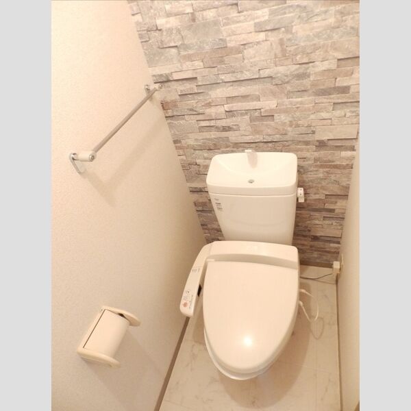 トイレ (トイレ)