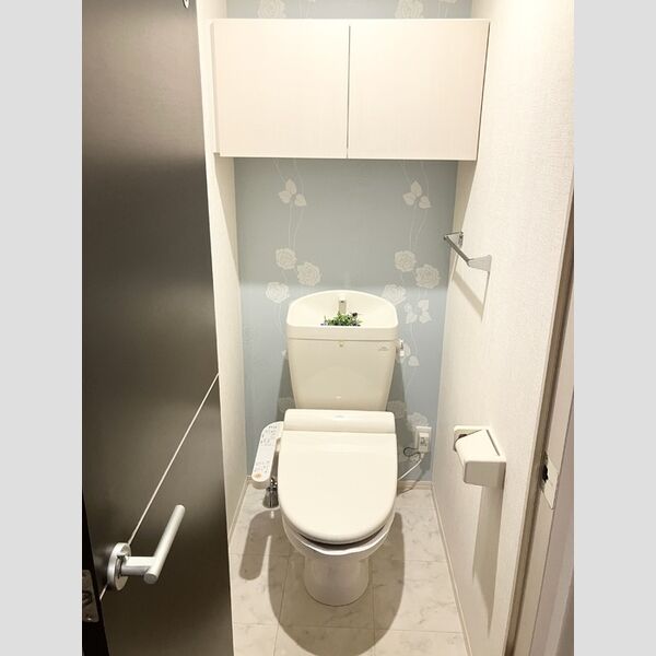 トイレ (温水洗浄暖房便座)