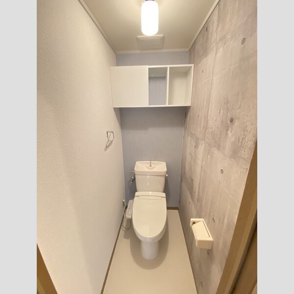 トイレ (トイレ)