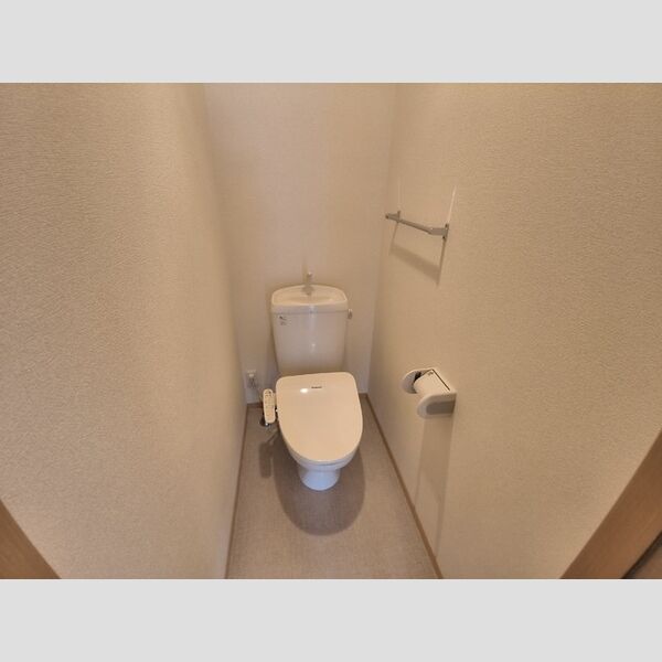 トイレ (トイレ)