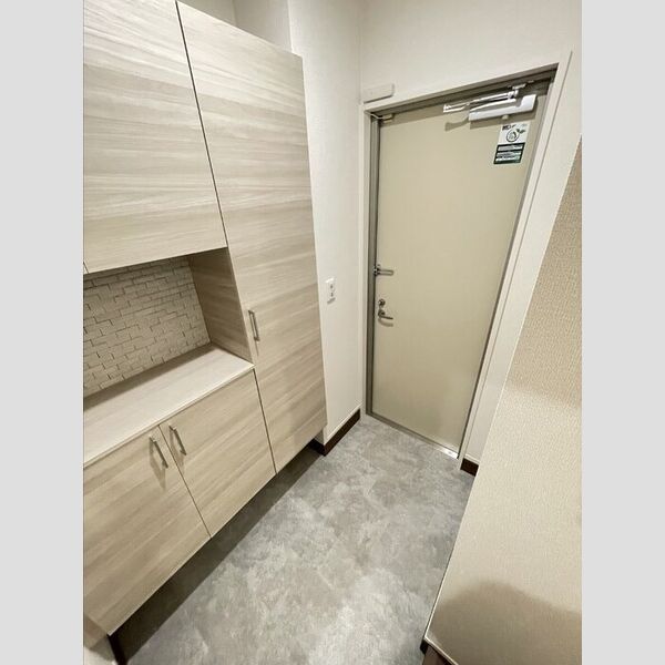 玄関 (玄関　室内側)