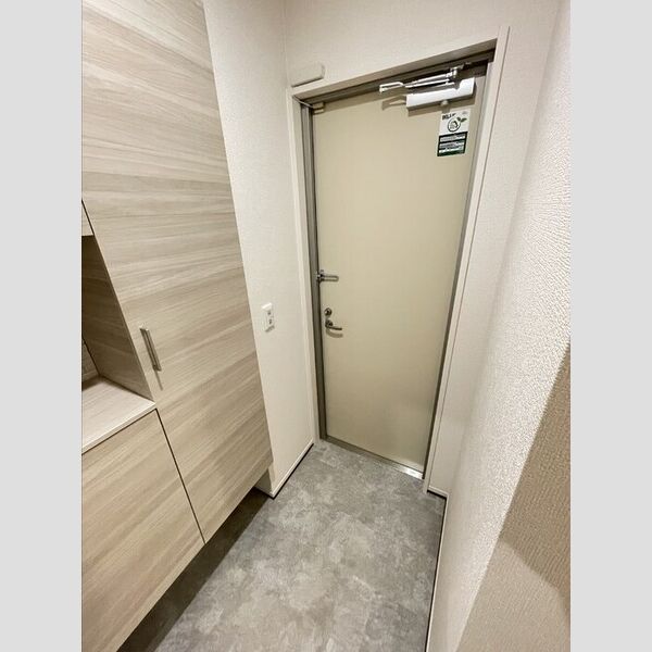 玄関 (玄関　室内側)
