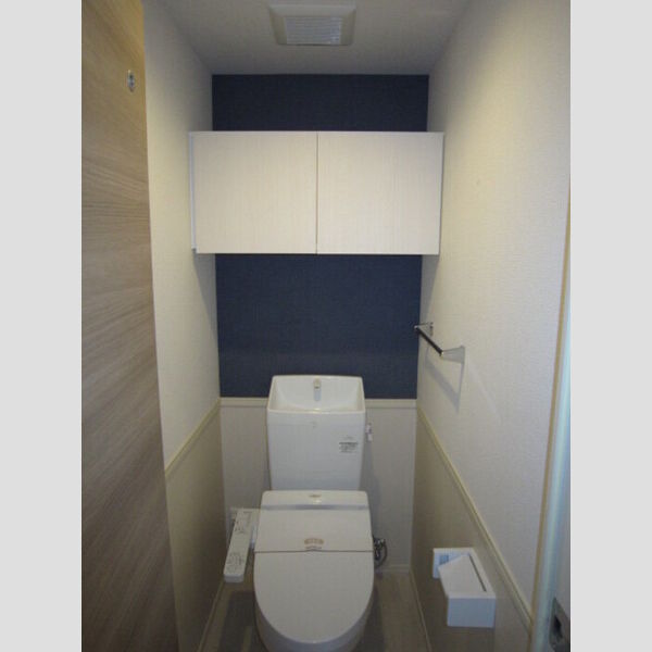 トイレ (トイレ)