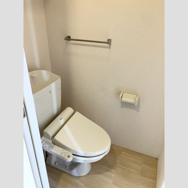 トイレ (温水洗浄暖房便座)