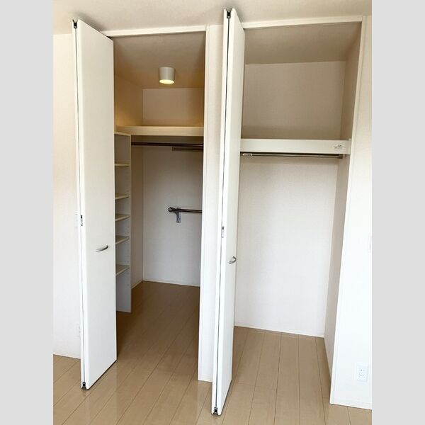 収納 (ウォークインクローゼット)