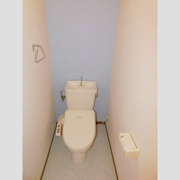 トイレ (温水洗浄暖房便座付)