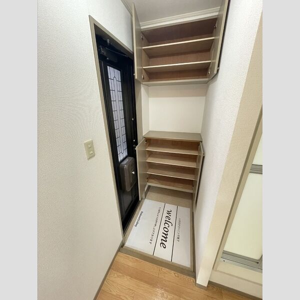 玄関 (シューズボックス)