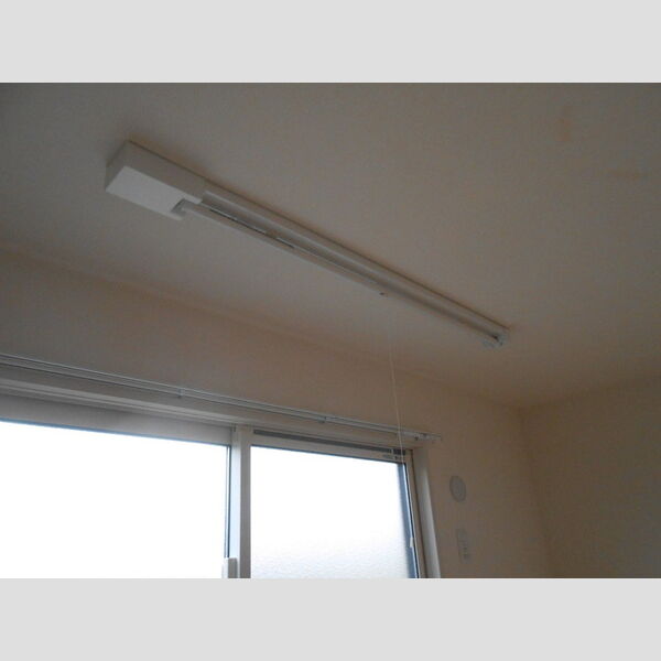 その他 (東洋室室内物干し)