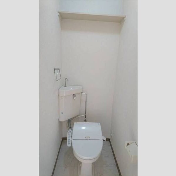 トイレ (トイレ)