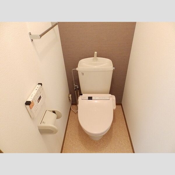 トイレ (トイレ)