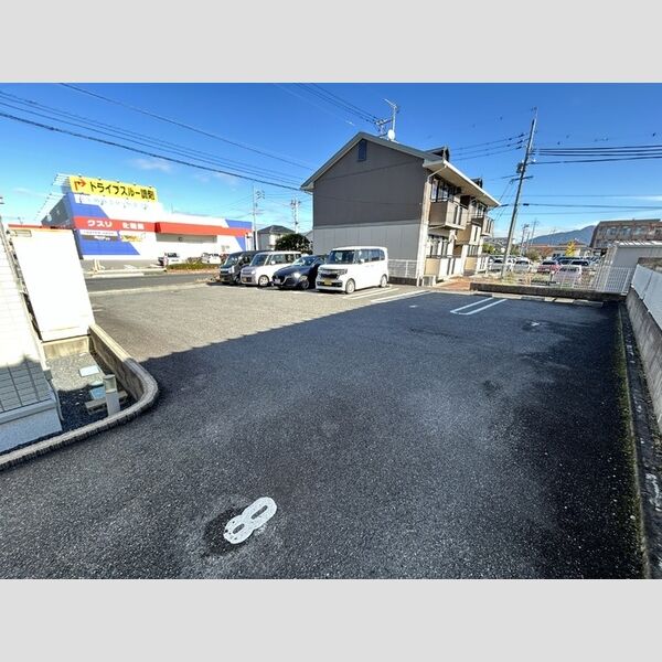 駐車場 (建物東側駐車場)