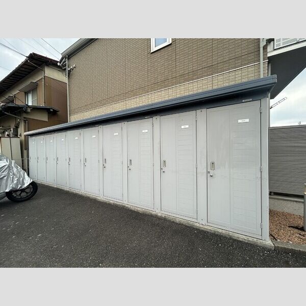 現地周辺 (物置)