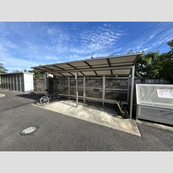 駐車場 (駐輪場)