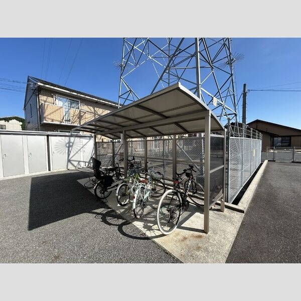 現地周辺 (駐輪場)