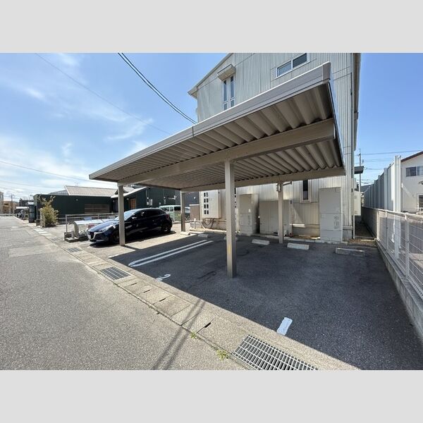 駐車場 (建物東側駐車場)