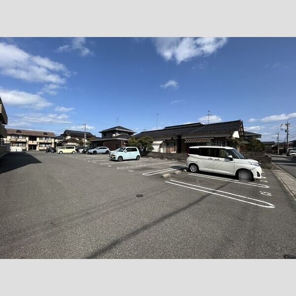 駐車場 (駐車場)