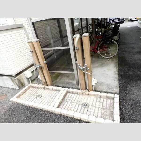 現地周辺 (ペット用足洗い場)