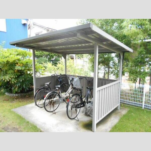 現地周辺 (駐輪場)