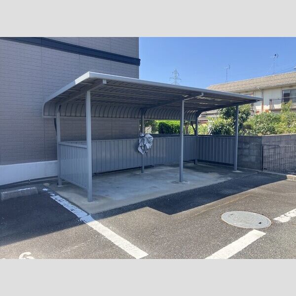 現地周辺 (駐輪場)