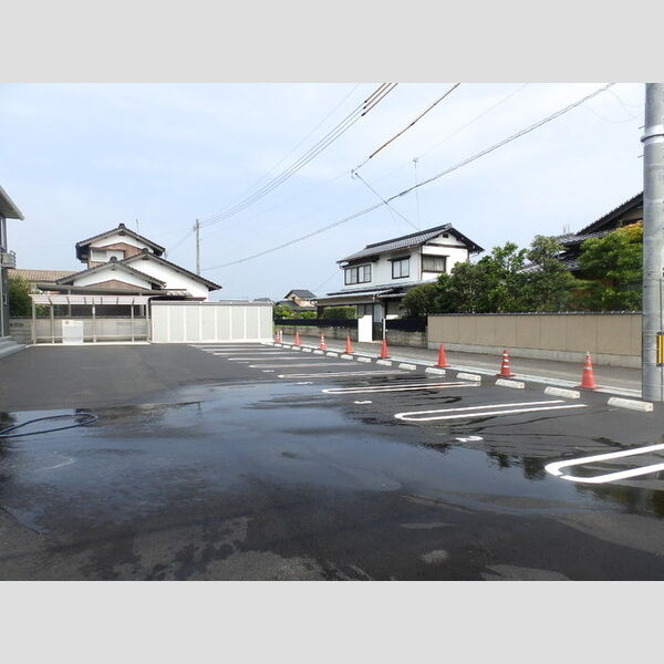 駐車場 (駐車場)